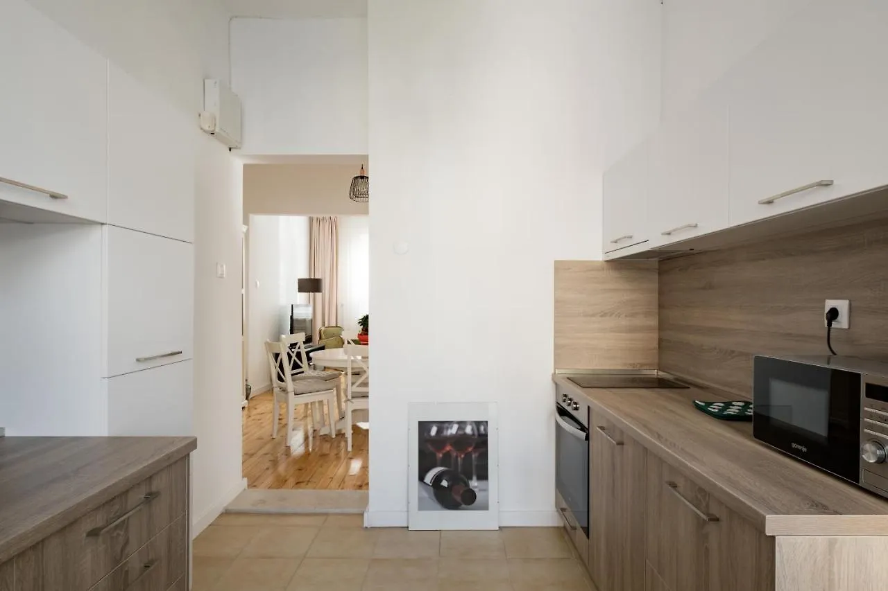Apartment Spacious 3 Bedroom Home In Sofia'S Top Center